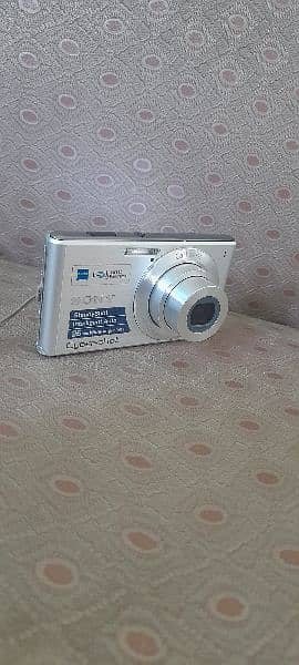 Sony cyber shot camera - Digital Cameras - 1087366448