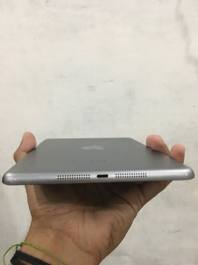 iPad Mini 2 32 GB LLA Model 3