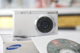 Samsung NX mini new condition not used like new with box and items