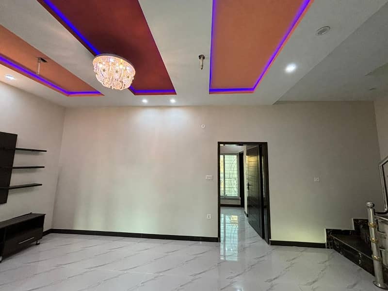 Ideal On Excellent Location 5 Marla House Available In Bahria Nasheman - Iris, Lahore 1