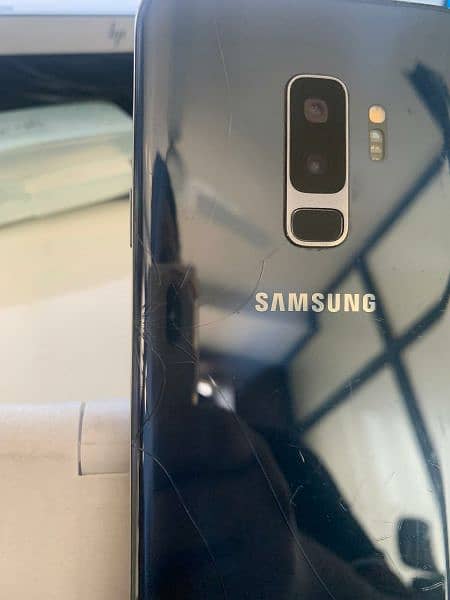 Samsung s9+ edge phone 3