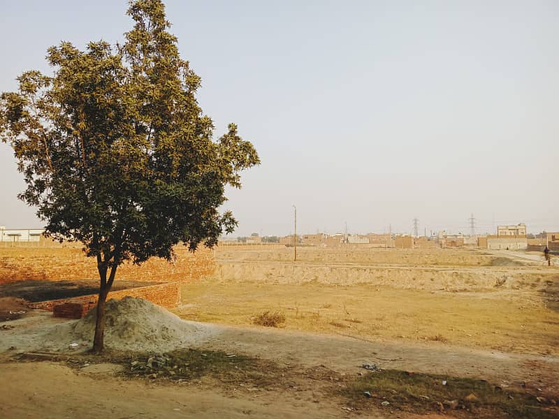 5 marla plot for sale in Ideal town sargodha road faisalabad 1