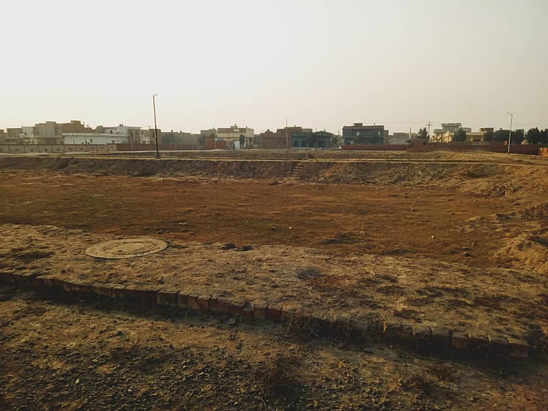 5 marla plot for sale in Ideal town sargodha road faisalabad 2