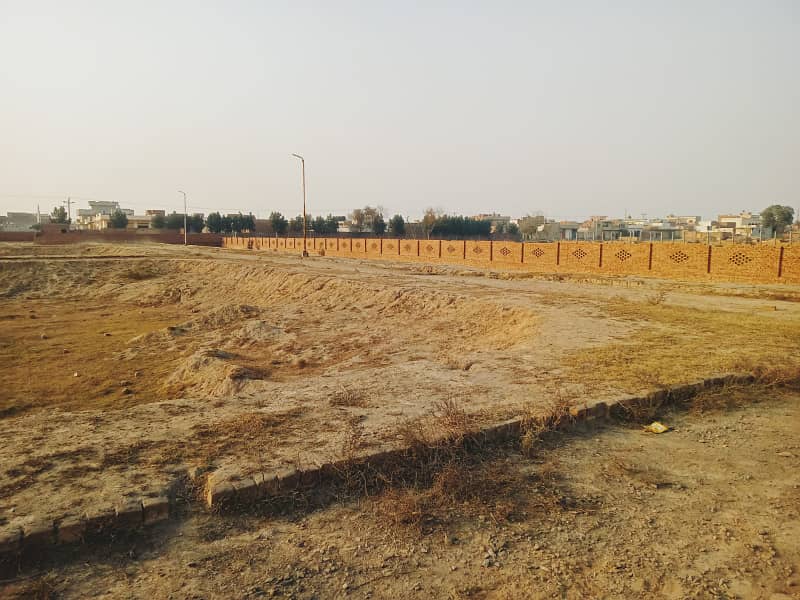 5 marla plot for sale in Ideal town sargodha road faisalabad 3