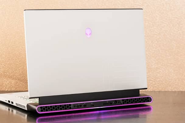 Alienware m15 R3 Gaming Laptop: Core i7 -10th gen NVIDIA RTX 2070 Supe 0