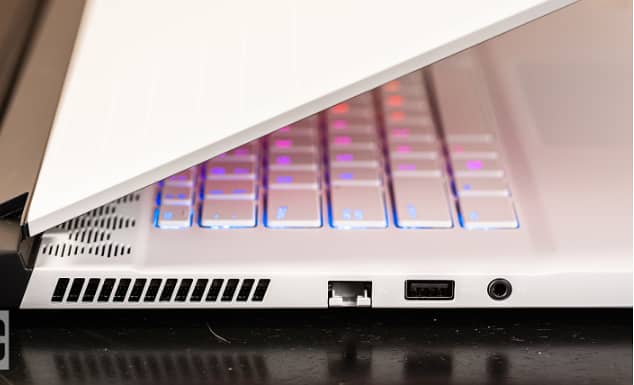 Alienware m15 R3 Gaming Laptop: Core i7 -10th gen NVIDIA RTX 2070 Supe 6