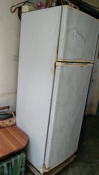 Refrigerator in good working condition 1