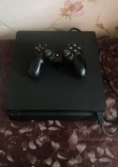 PLAYSTATION 4 SLIM 500 GB WITH ONE WIRELESS CONTROLLER