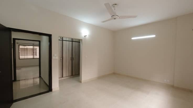Flat Available For sale In Askari 5 - Sector F 15