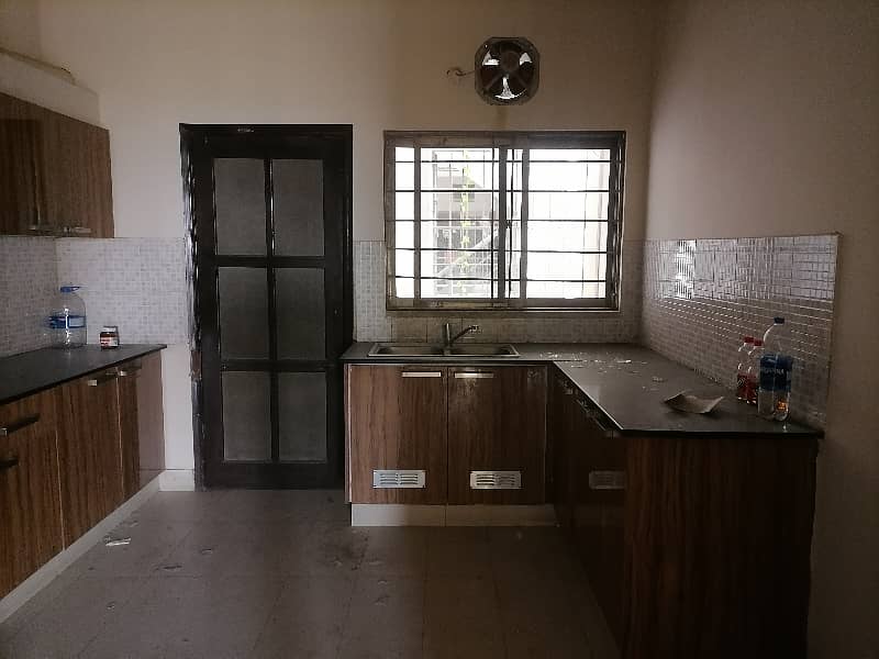 Ideal West Open Flat For sale In Askari 5 - Sector E 1