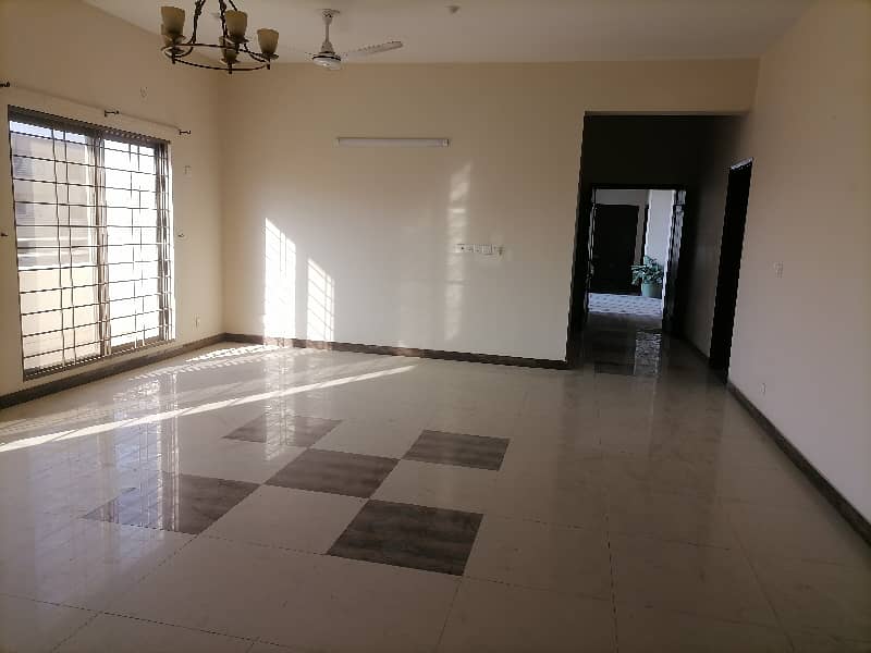 Ideal West Open Flat For sale In Askari 5 - Sector E 4