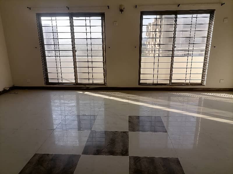 Ideal West Open Flat For sale In Askari 5 - Sector E 5