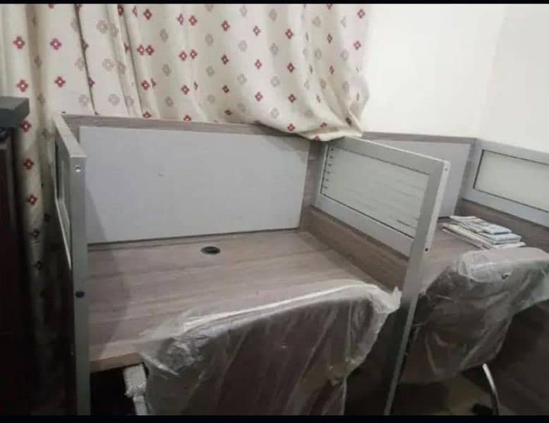 New office work station for sale just one month use price negotiable 2