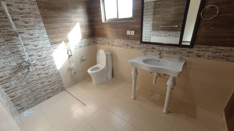 Perfect 375 Square Yards House In Askari 5 For sale 7