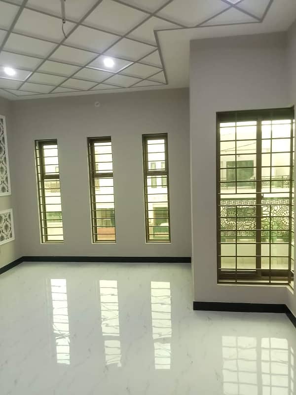 House For Sale In Rs. 16500000 8