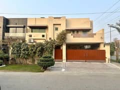 Corner House For sale In Johar Town Phase 1 - Block A2