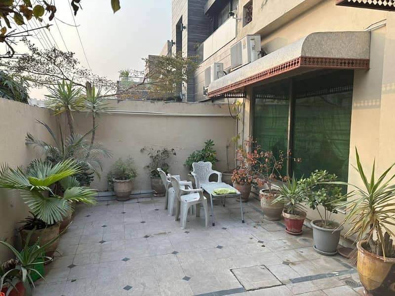 Corner House For sale In Johar Town Phase 1 - Block A2 2
