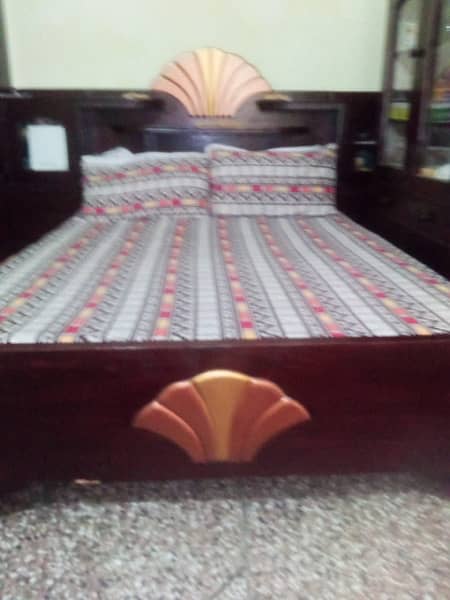 bed sofa dressing table crockery cabinet bartano wali almari 1