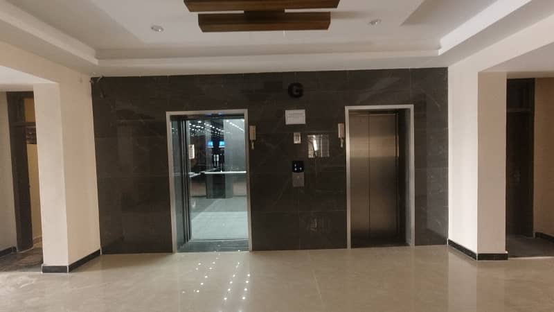 Stunning 2741 Square Feet Flat In Askari 5 - Sector J Available 7