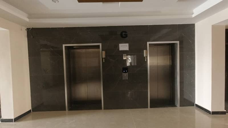 Stunning 2741 Square Feet Flat In Askari 5 - Sector J Available 8