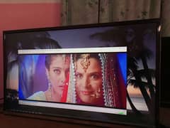 LCD 32 inch hair remote bhi hy