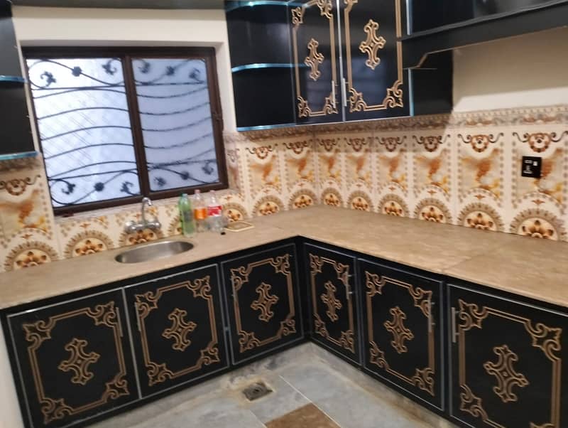 5 Marla Beautiful House Available In Gulshan E Iqbal 5