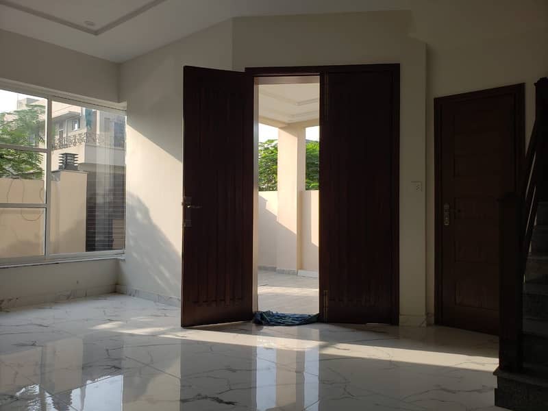 You Can Find A Gorgeous Lower Portion For rent In DHA Phase 1 4