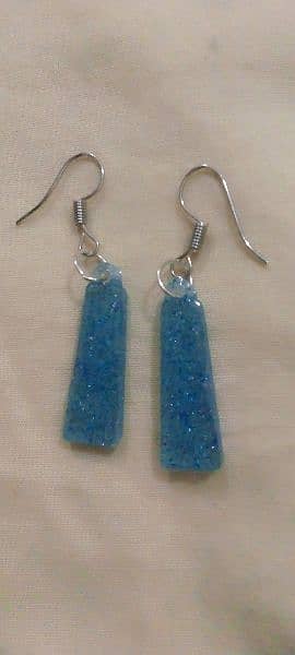 resin art jewelry and keychains 10