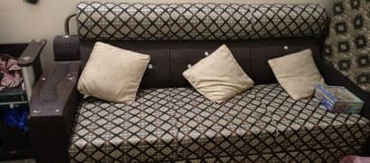 5 seeter sofa 2 month use
