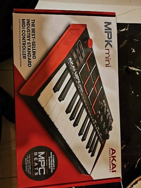 Akai professional midi keyboard like New 0