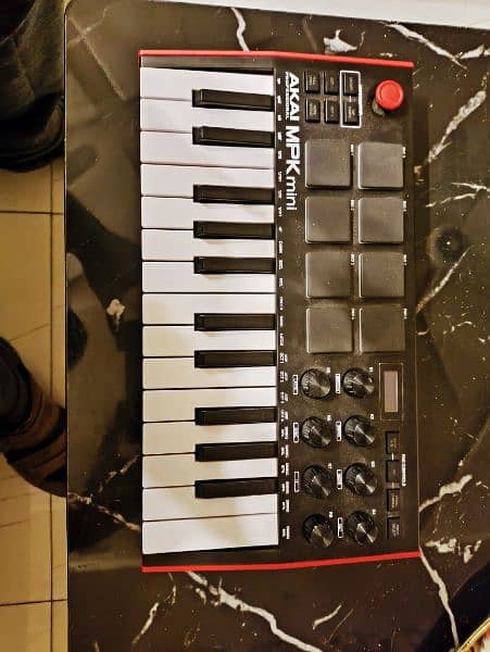 Akai professional midi keyboard like New 1