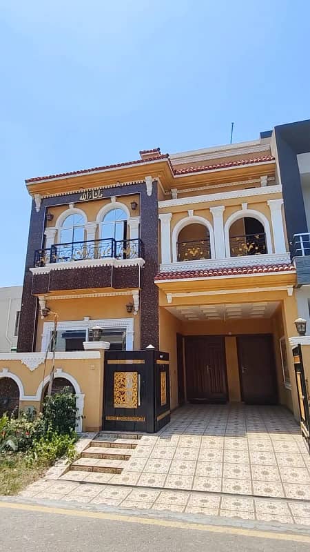 5 Marla Spanish Design House Facing Park For Sale In Beautiful Location Of Lahore 0