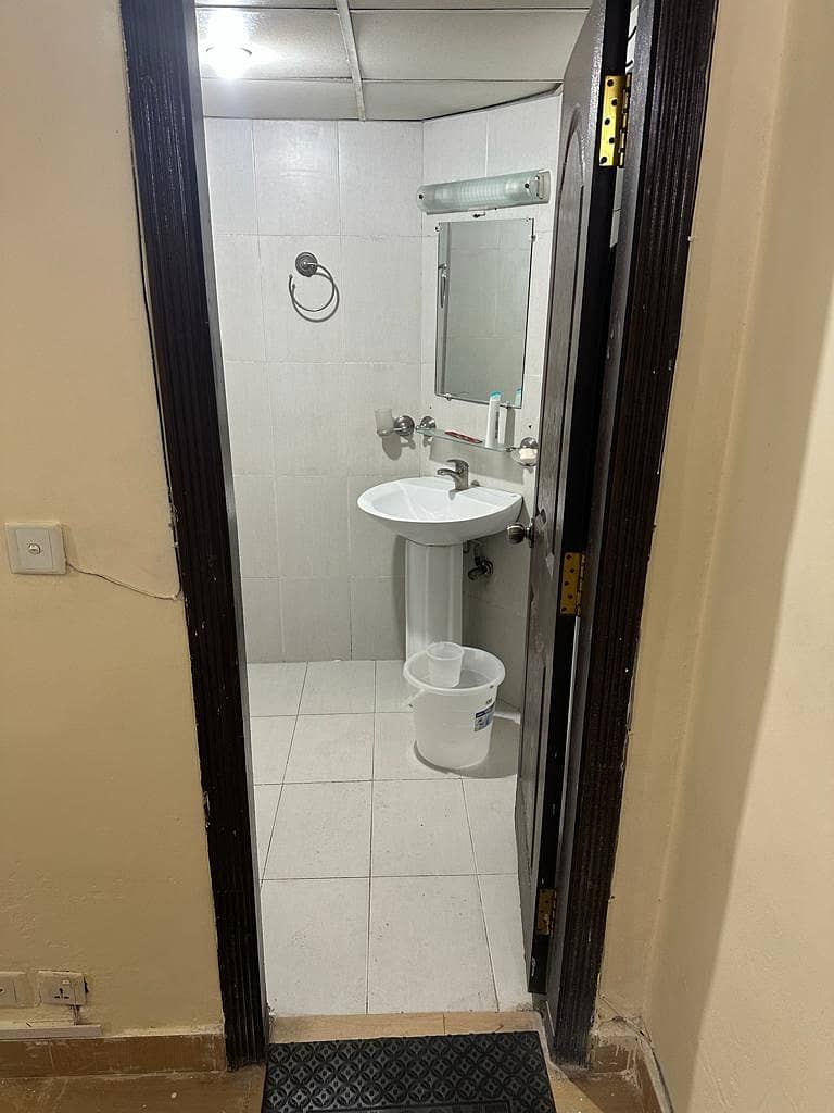 Double bed furnished flat aval for rent in khudadad heights 5