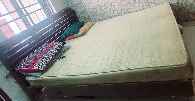 new style wooden bed for sale with new matress 2