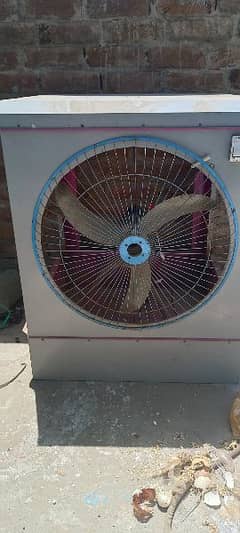 12 volt air color in good condition