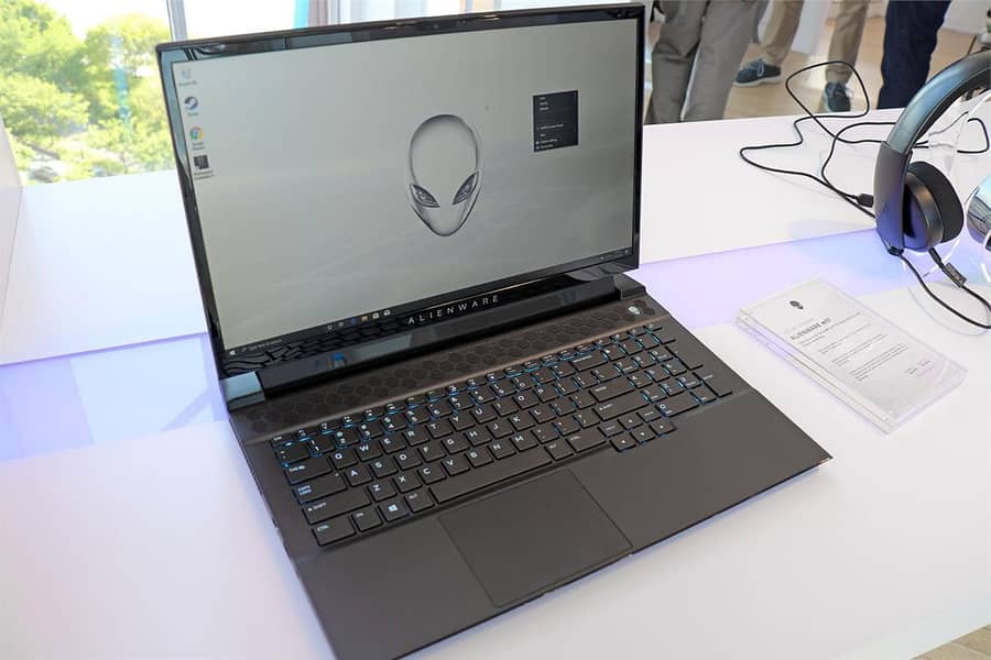 Alienware Dell M17 17.3"  Intel Core i7-9750H, 16gb 512ssd RTX2060 3