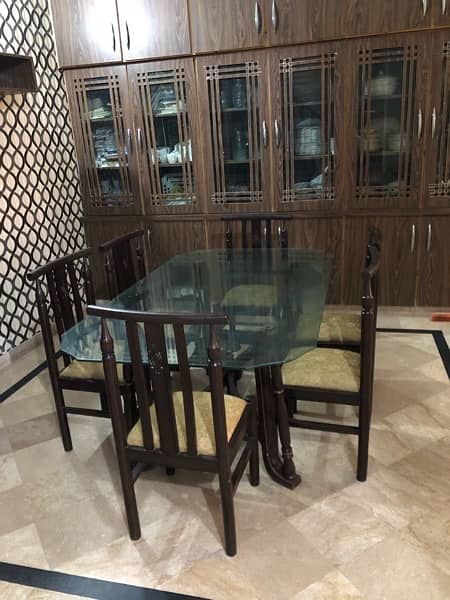 Beautiful 6 seater dining table. 1