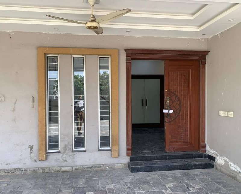 1Kanal Full House Available For Rent In DHA Phase8 Ex Parkview 1