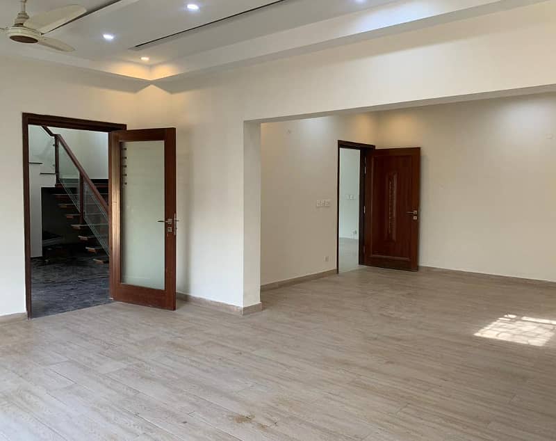 1Kanal Full House Available For Rent In DHA Phase8 Ex Parkview 2