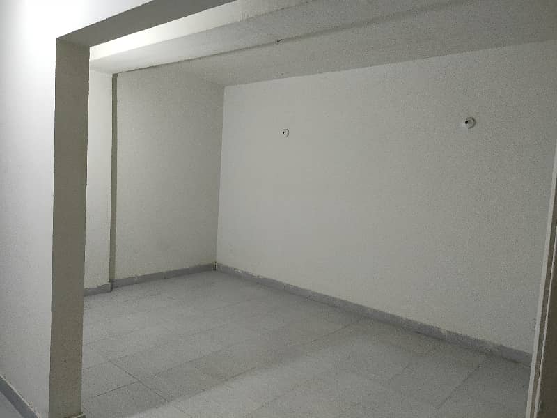 Grey Noor Tower Shopping Mall 3 Bed DD 2