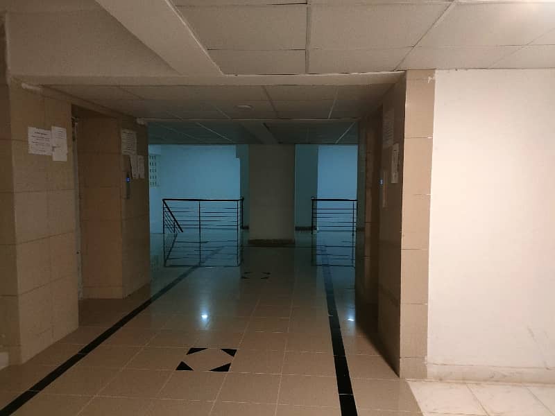 Grey Noor Tower Shopping Mall 3 Bed DD 13