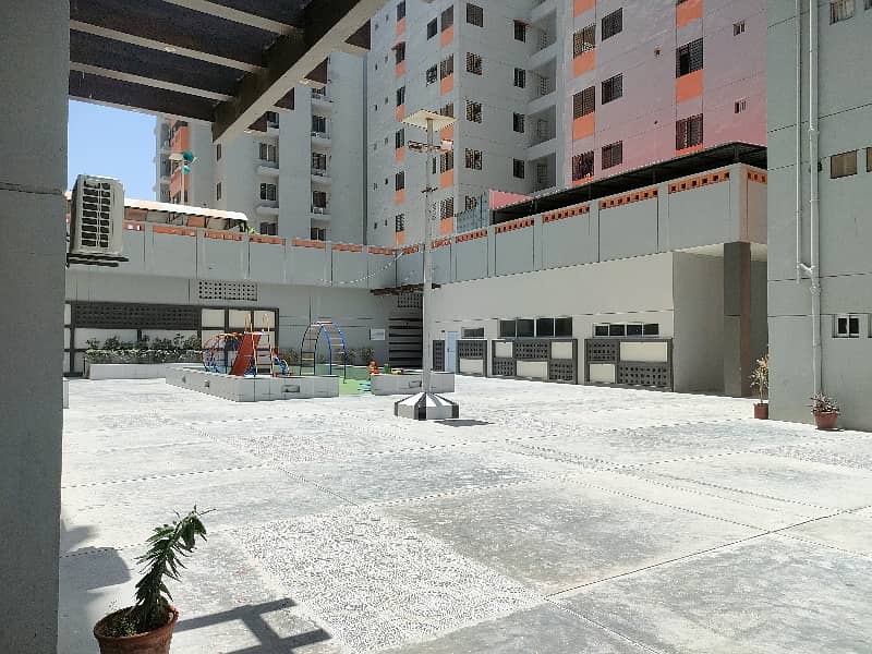 GRey Noor tower Shopping Mall 3bed DD 15