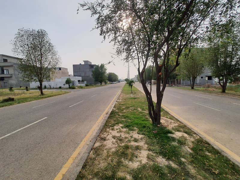 Semi Commercial MB Corner 5 Marla At 62 Lac Only Limited Offer 2