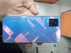 VIVO V21E complete box 10by9 condition phone no 03175517082