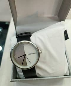 A best quality watch for women's