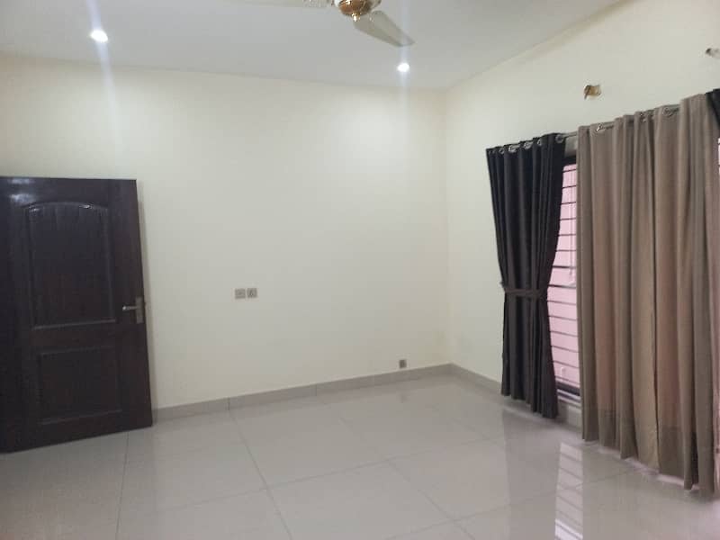 Kanal 3bed superb lower portion in valencia town near wapda town 6