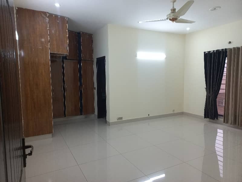 Kanal 3bed superb lower portion in valencia town near wapda town 7