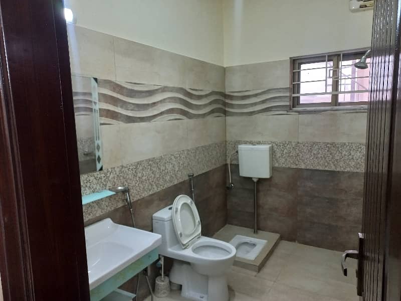 Kanal 3bed superb lower portion in valencia town near wapda town 8