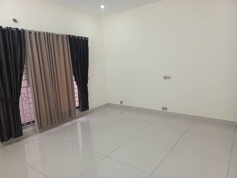 Kanal 3bed superb lower portion in valencia town near wapda town 9