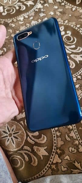 oppo a 7    3/64 exchange possible 2
